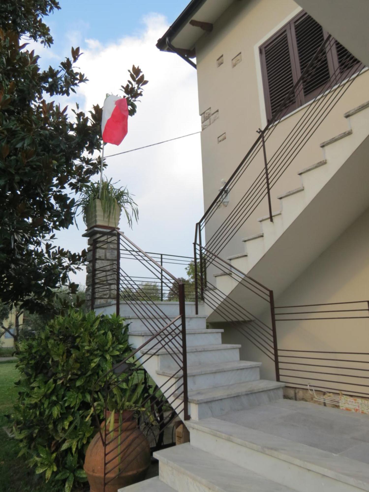 Casa Vacanze “Bouganville” Loc Avane Pisa ヴェッキアーノ エクステリア 写真