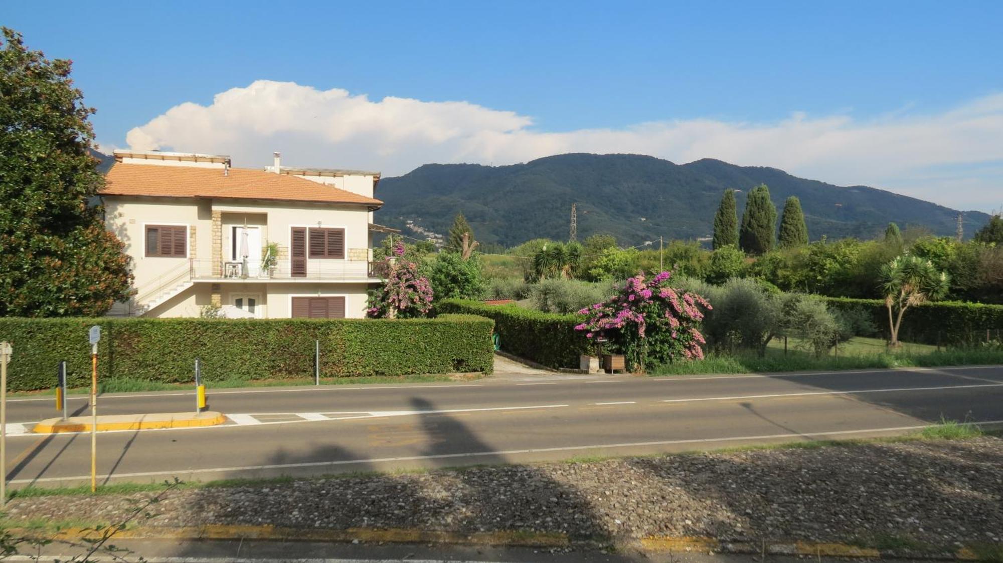 Casa Vacanze “Bouganville” Loc Avane Pisa ヴェッキアーノ エクステリア 写真